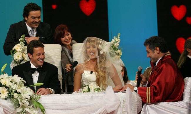 petek-dincoz-can-evlilik-foto-www-bidibidi-com-46501-11.jpg